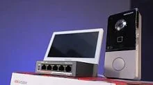 IP видеодомофон комплект HIKVISION DS-KIS607-S(O-STD) (7" TFT LCD/1024x600/PoE/Wi-Fi/mSD/LAN/Touch/Hik Connect) +коммутатор+козырек+флешка