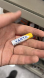 Батарейка Varta, желтая